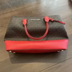 ゆ*う様 MICHAEL KORS 黒と赤のハンドバッグ
