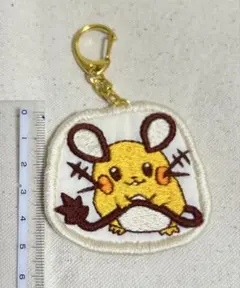 ハンドメイド 刺繍 フトアゴヒゲトカゲ 爬虫類 ストラップ バッグ