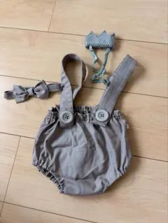 mocmof ロンパース　蝶ネクタイ　王冠　セットのサムネイル