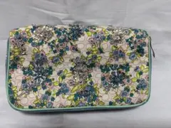 花柄ビーズ刺繍ポーチ