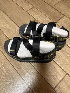 Dr.Martens AirWair 厚底ストラップサンダル ブラック モード系 - メルカリ
