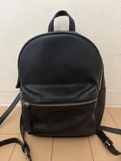 Bershka 黒のジッパー付きリュックのサムネイル
