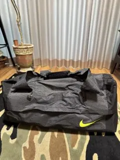 新品ナイキNIKEロゴ保冷トートminiバッグ弁当ランチbagクーラーGRAY灰