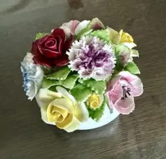 ロイヤルダルトンの陶器の花のサムネイル