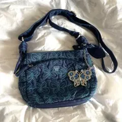ANNA SUI　刺繍花柄 バタフライ　ブルー　デカチャーム✨