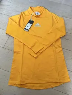 新品 adidas 長袖インナーシャツ Mサイズ サッカーのサムネイル