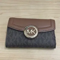 MICHAEL KORS ブラウンキーケース