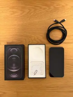 【美品/SIMフリー】iPhone 12Pro (Ankerケーブルおまけ付き)