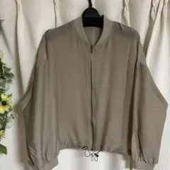 しまむらベージュ ジップアップ 薄手ブルゾン