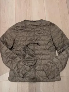 UNIQLOユニクロ　ウルトラライトダウンジャケット　ゴールド系