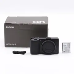 美品】RICOH GR III ショット数：4,174回 SDカード等付属 - メルカリ