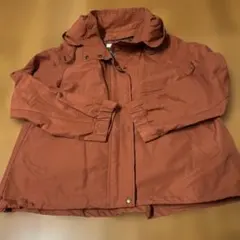 フード付き マウンテンパーカー