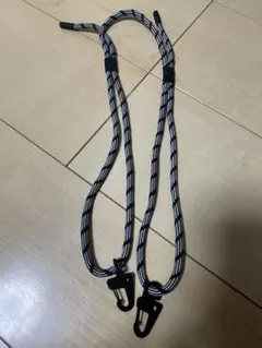 ナイロン製ショルダーストラップ ブラックとホワイト