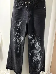 PHILTHEORY ブラック デニムパンツ ペイント加工 カットオフのサムネイル