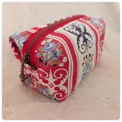 ハンドメイド♡キャラメルポーチ♡赤♡白♡ストライプ♡レトロ♡クラシック