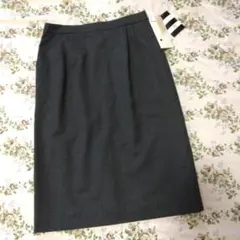 junashida タイト　ストレート　スカート　 ミディ丈　膝丈　新品未使用のサムネイル