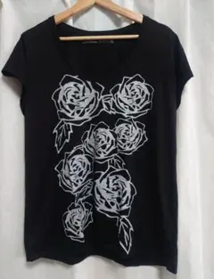 【大きいサイズ／3L】フェリシモ liskhros バラTシャツ ブラックのサムネイル