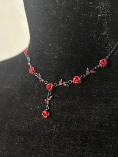 Pareage赤いバラ モチーフ ネックレス 箱付き