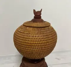 籐製 蓋付きバスケット小物入れ　高さ鳥から底の木まで約23センチ　口径11センチ