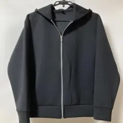 GU 黒 フード付き ジップアップジャンパー Sサイズ