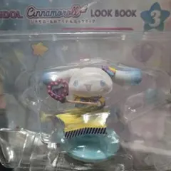サンリオハッピーくじ　シナモロール アイドルルックブック フィギュア