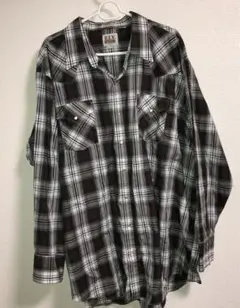 チェックシャツ