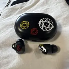 Beats Studio Buds by Futura Laboratoriesのサムネイル
