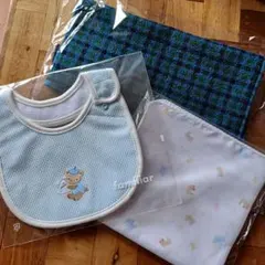 【新品★送料無料！】familiar スタイ・ハンカチ・ガーゼ 2枚セット