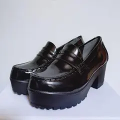 エナメル厚底ローファー 黒【靴】