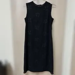 【古着】黒いノースリーブ花柄刺繍ワンピース１着