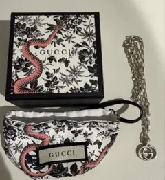 【専用】GUCCI ダブルG クリスタル ネックレス　レッド 専用】GUCCI ダブルG クリスタル ネックレス レッド - メルカリ
