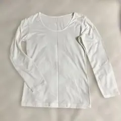 ユニクロ　サラファイン　Uネック　Sサイズ