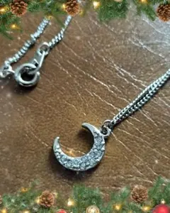 ネックレス　アクセサリー　ムーン　三日月　レディース　ペンダント　シルバーカラー