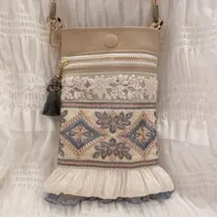 スマホショルダー スマホポシェット サコッシュ インド刺繍リボン フェイクレザー