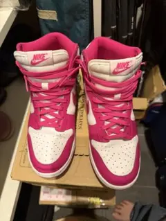 Nike ピンク ホワイト ハイカットスニーカー