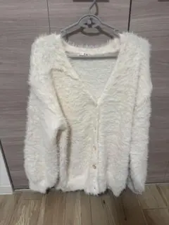 アイボリー フワフワ Vネックカーディガン