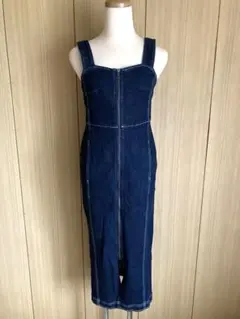 ダークブルーデニム サロペットワンピース　AZUL by moussy