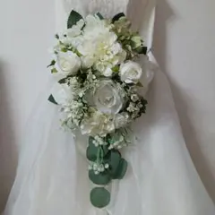 ブライダルブーケ　キャスケードブーケ　アーティシャルフラワーブーケ