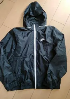 【新品タグ付】ナイキ　NIKE　ナイロンジャケット　黒　Ｌ