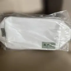 UOMO 付録 A.P.C. ポーチ　ホワイト
