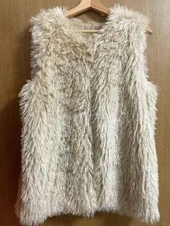 アイボリー ファーベスト ノースリーブ