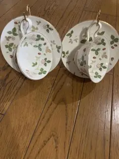 ウェッジウッド ワイルドストロベリー プレート3枚＆3段ケーキスタンド