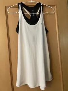 Under Armour クロスバック タンクトップのサムネイル