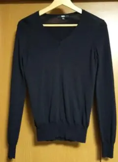 UNIQLO ネイビー Vネック 長袖ニット M