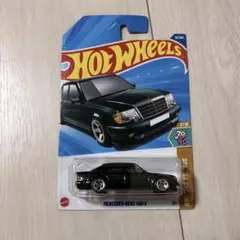 ホットウィール MERCEDES-BENZ 500 E 濃緑のサムネイル