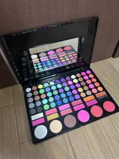 (3月まで)メイクパレット　アイシャドウ　リップ　チーク　全78色