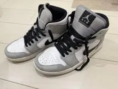 NIKE AIR JORDAN 1 MID ナイキ エア ジョーダン 1 ミッド