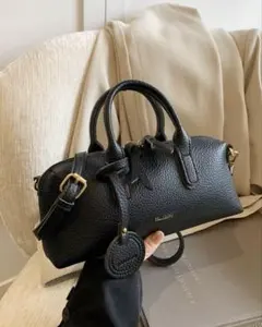 新品未使用　ブラック　ショルダーバック✨