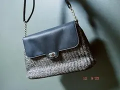 ショルダーバッグ ダークグレー ベージュ コンパクト