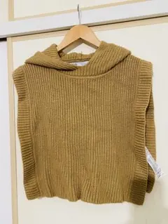 ZARA ベージュ フード付きノースリーブニット